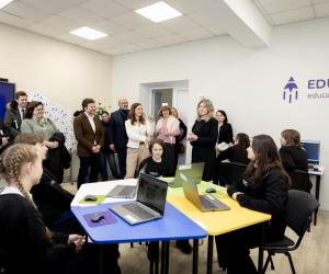 Educație fără frontiere: Copiii din Moldova și Ucraina vor învăța împreună datorită laboratoarelor EDUTech înființate de UNICEF și Ministerul Educației și Cercetării