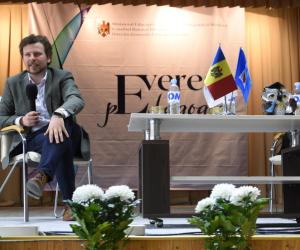 Dan Perciun la întâlnirea cu tinerii din Consiliul Raional al Elevilor Ialoveni: „Sunteți o generație cu mai multe oportunități și mai deschisă pentru schimbare”