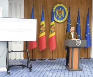 Examenele naționale de absolvire a gimnaziului vor fi monitorizate de voluntari în opt raioane ale țării