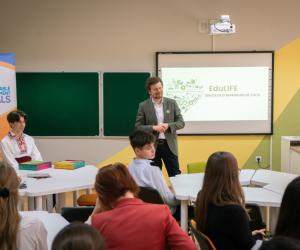 Un amplu program de sănătate și igienă menstruală este pilotat în patru școli din Moldova
